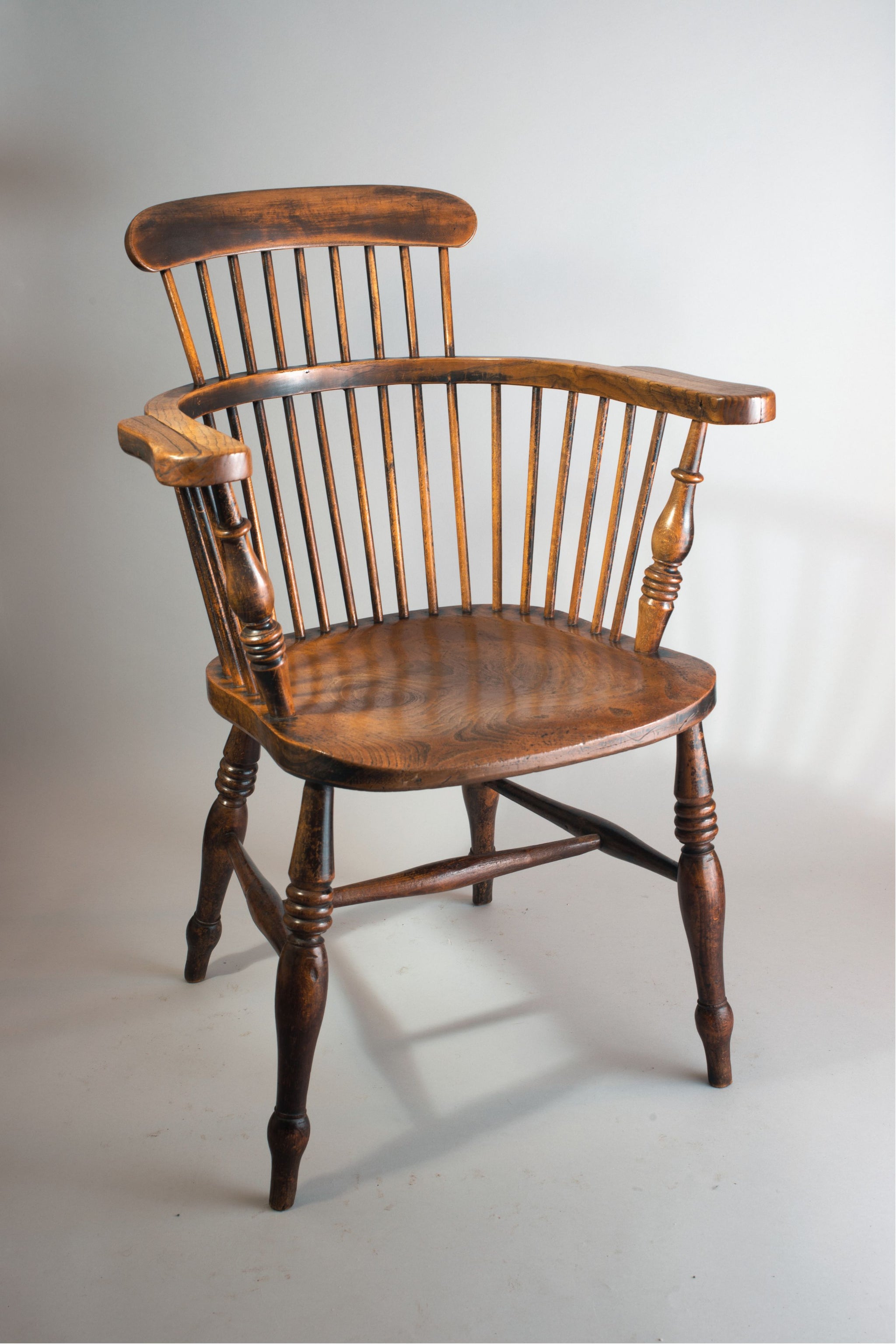 Handsome Comb Back Windsor Chair