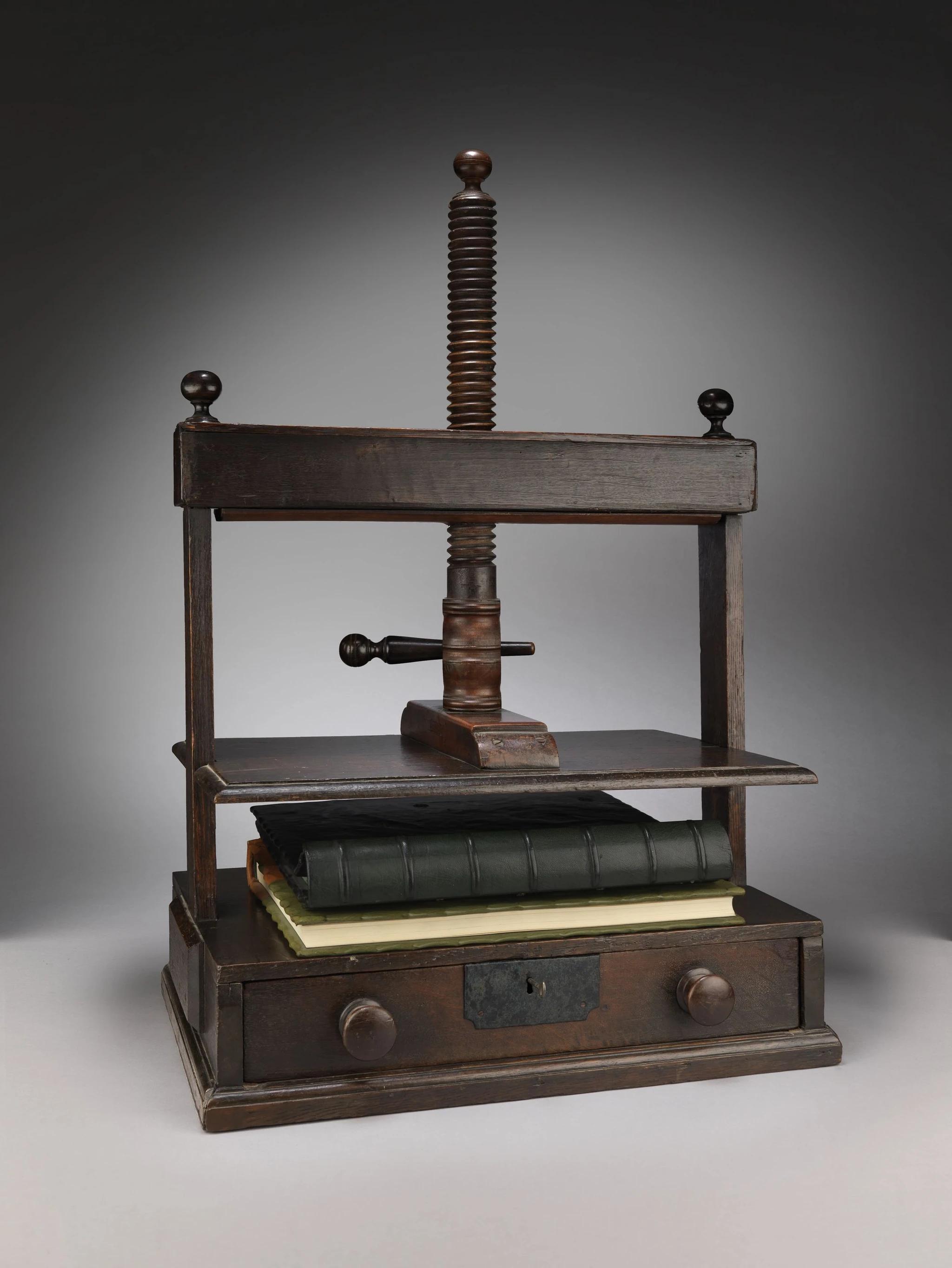 Vernacular Table Top Book Press