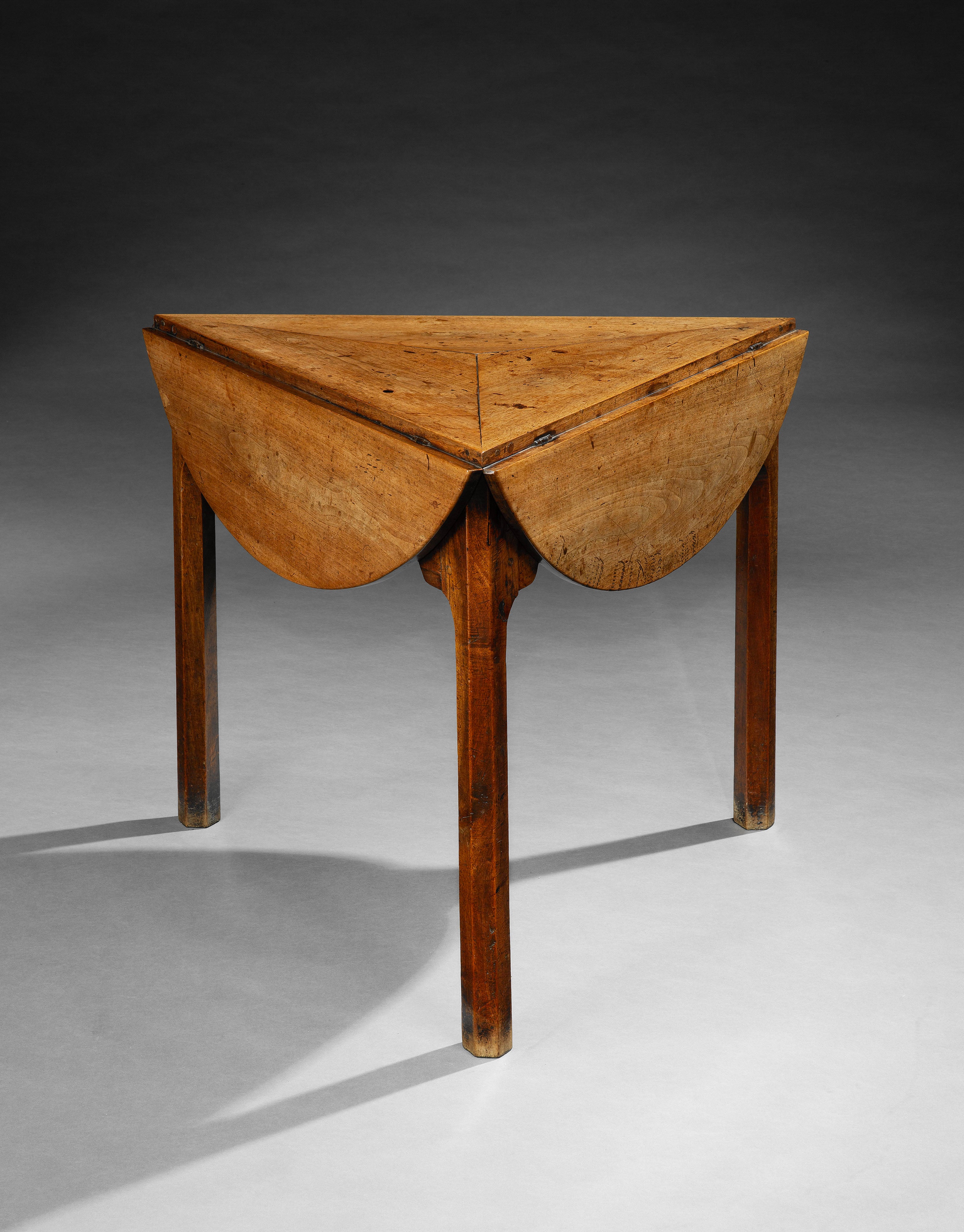notable-early-georgian-drop-leaf-cricket-table-robert-young-antiques