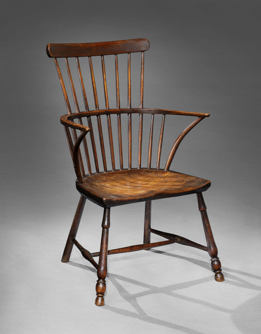 Refined Georgian Comb Back Windsor Armchair