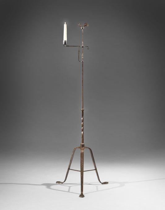 Exceptional Floor Standing Tripod Lighting Device