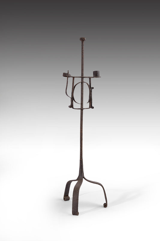 Adjustable Primitive Tripod Lighting Device