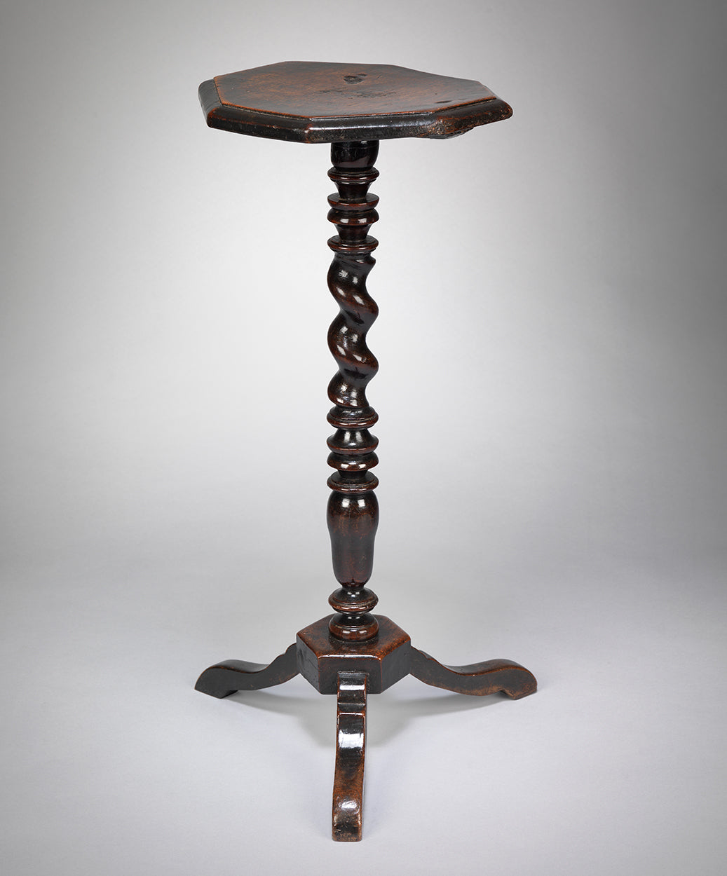 Exceptional William and Mary Period Candlestand