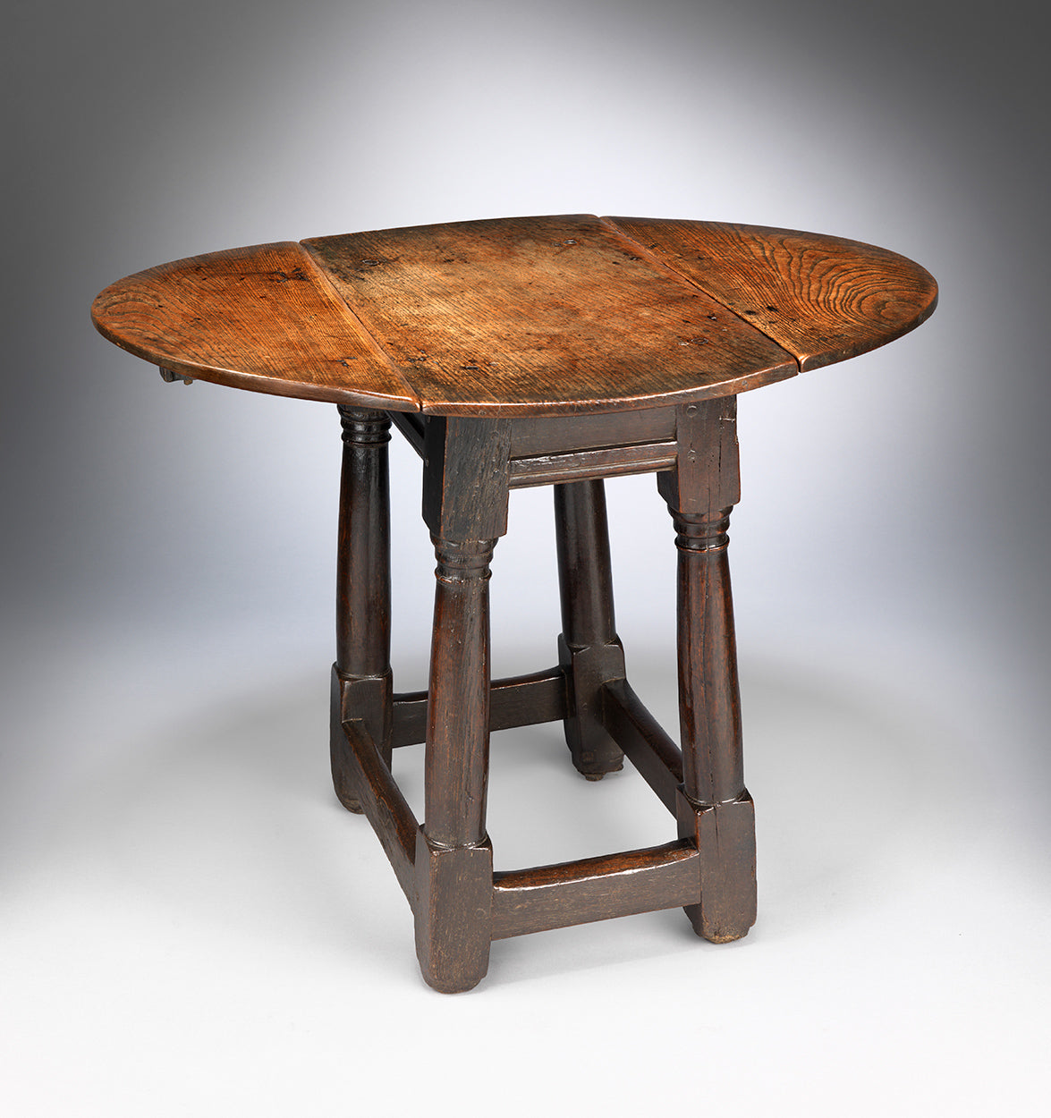 Notable Early Oval Drop Leaf Occasional Table – Robert Young Antiques