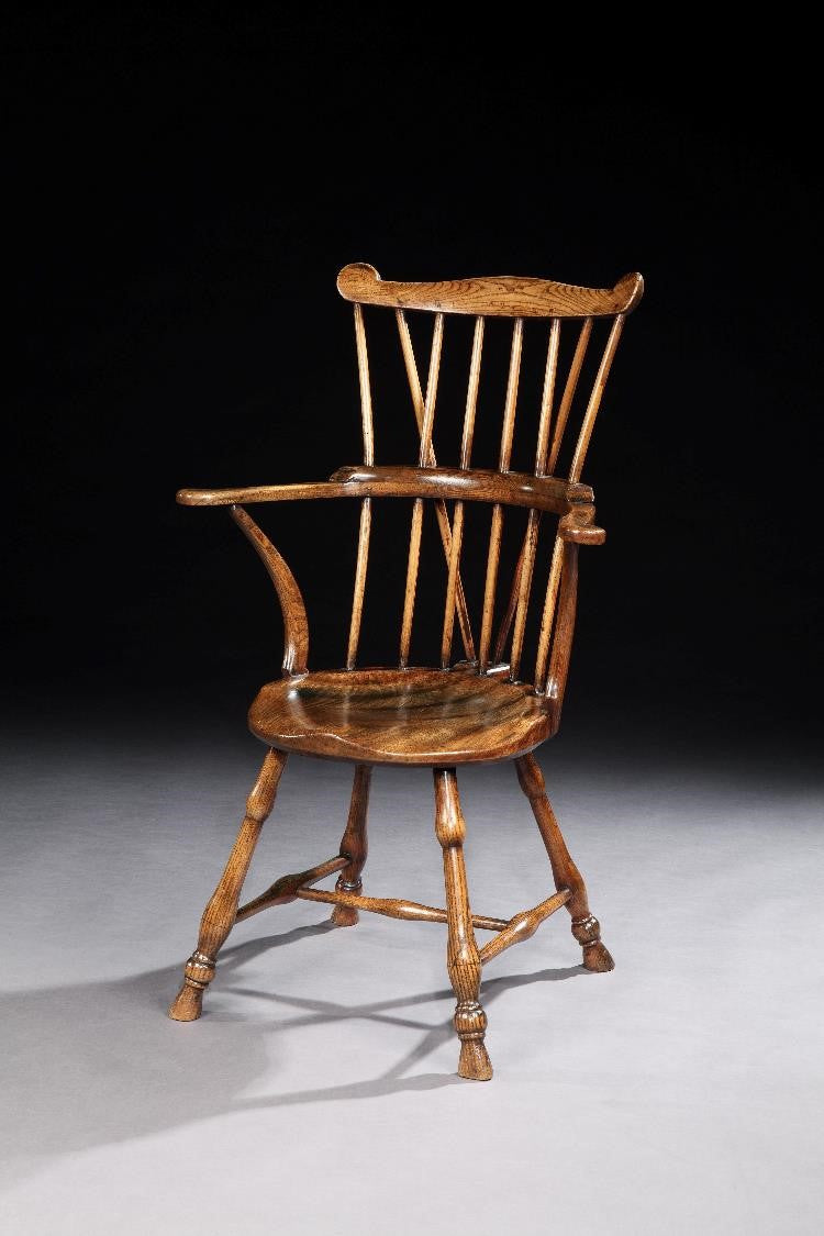 Fine Classic "Goldsmith" Windsor Comb Back Chair