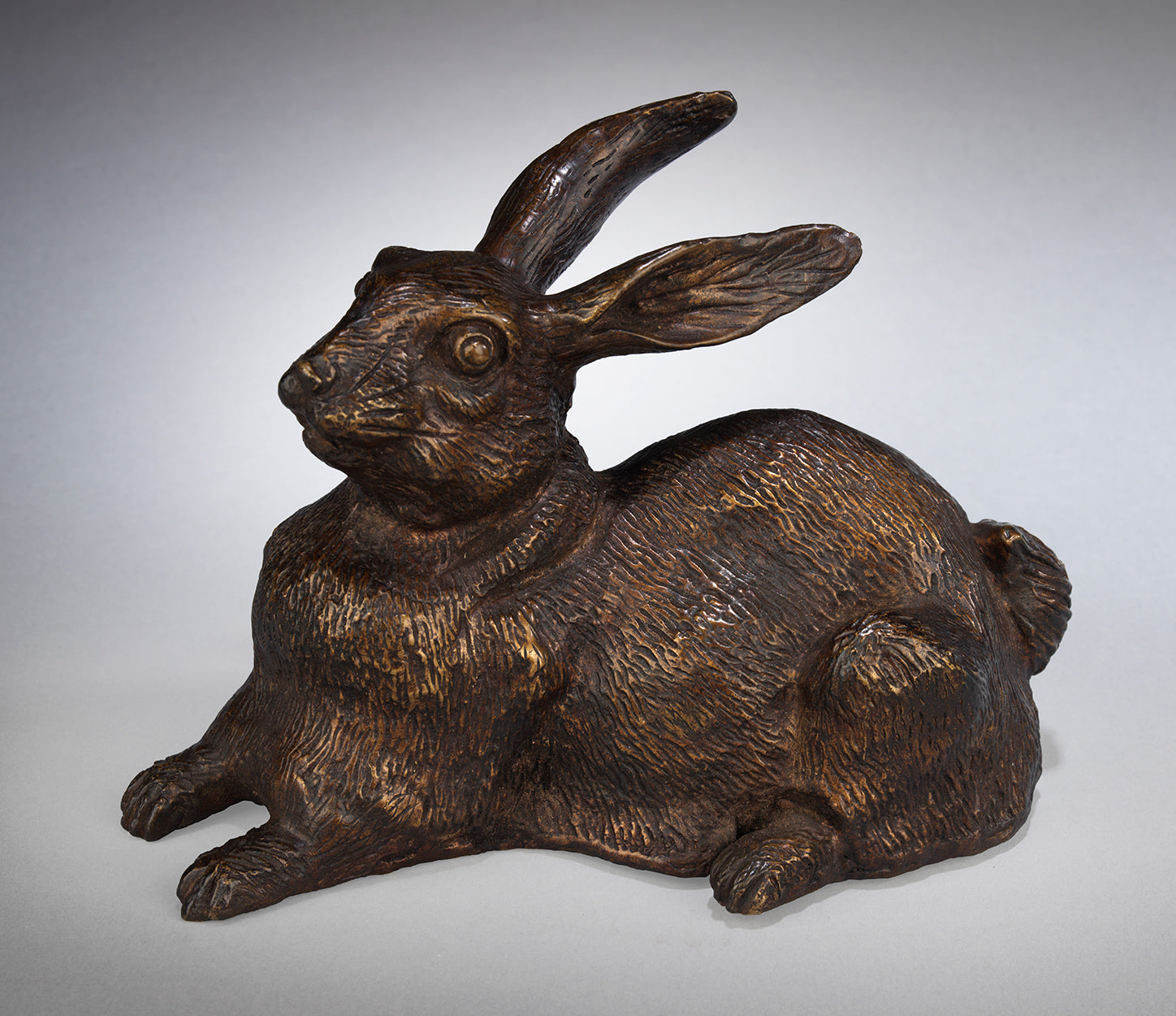Naturalistic Sculpture of a Sitting Rabbit – Robert Young Antiques