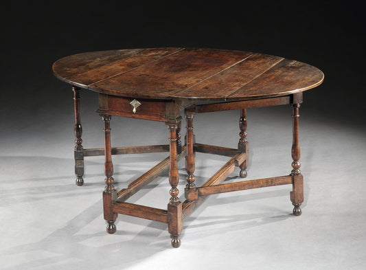 Exceptional Queen Anne Period Oval Table