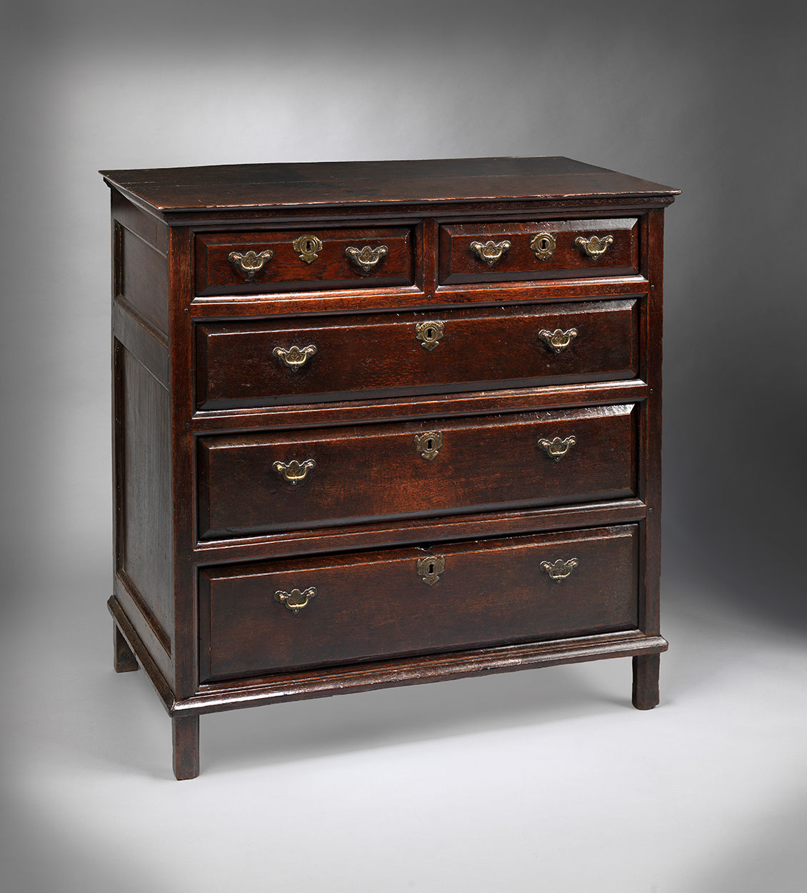 Fine Queen Anne Chest of Drawers 