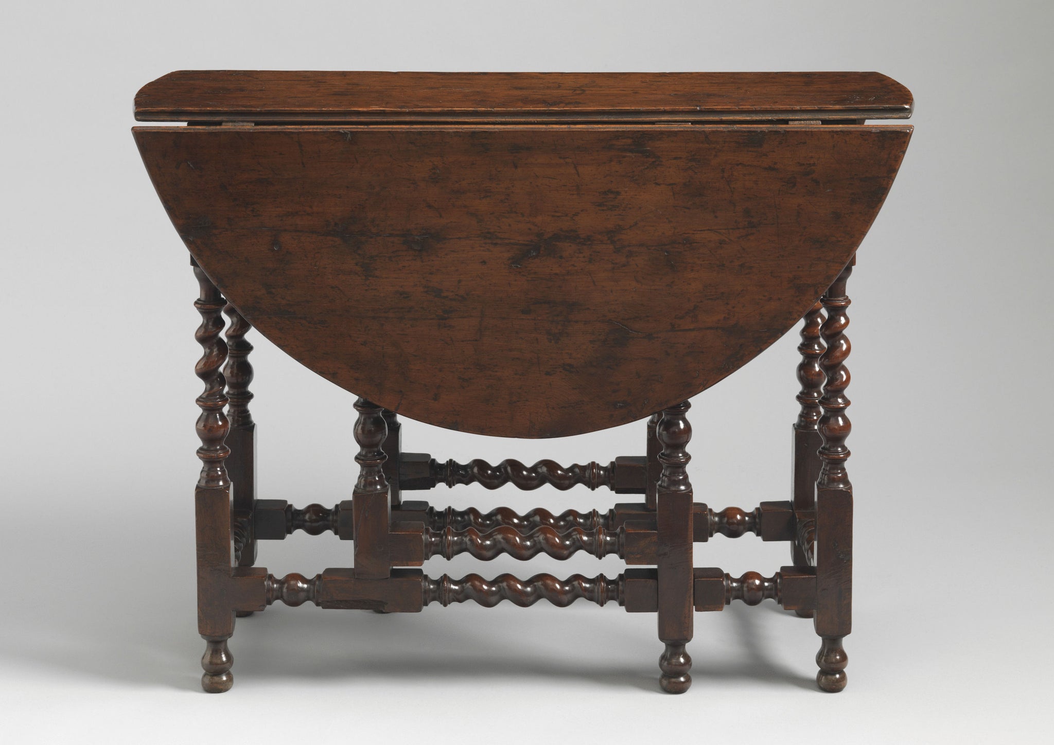Exceptional William and Mary Yew Wood Table